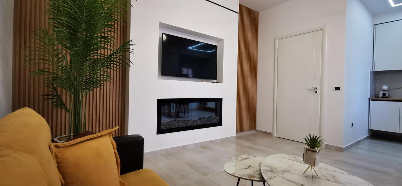 Lungomare Luxury Sea View Apartaments Vlorë Exteriör bild