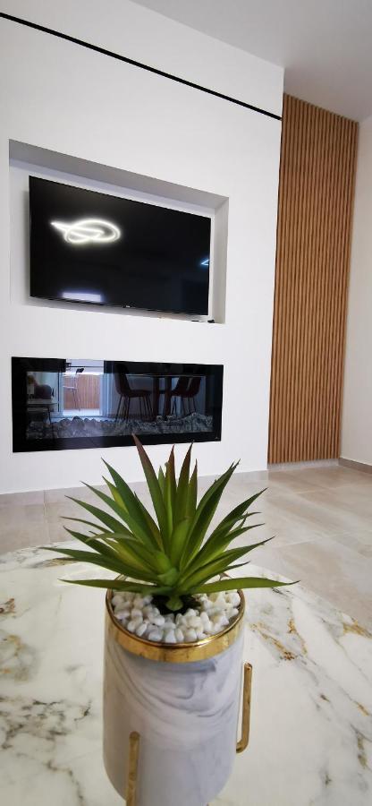 Lungomare Luxury Sea View Apartaments Vlorë Exteriör bild