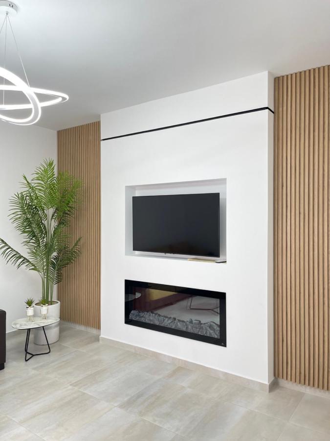 Lungomare Luxury Sea View Apartaments Vlorë Exteriör bild
