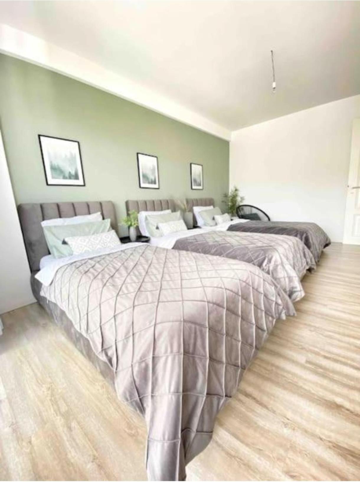 Lungomare Luxury Sea View Apartaments Vlorë Exteriör bild