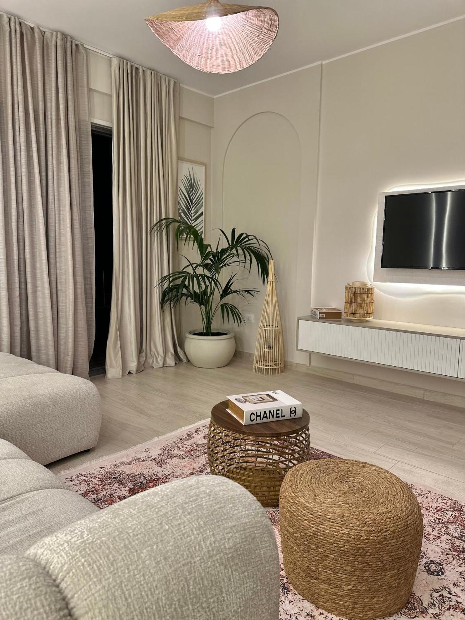 Lungomare Luxury Sea View Apartaments Vlorë Exteriör bild