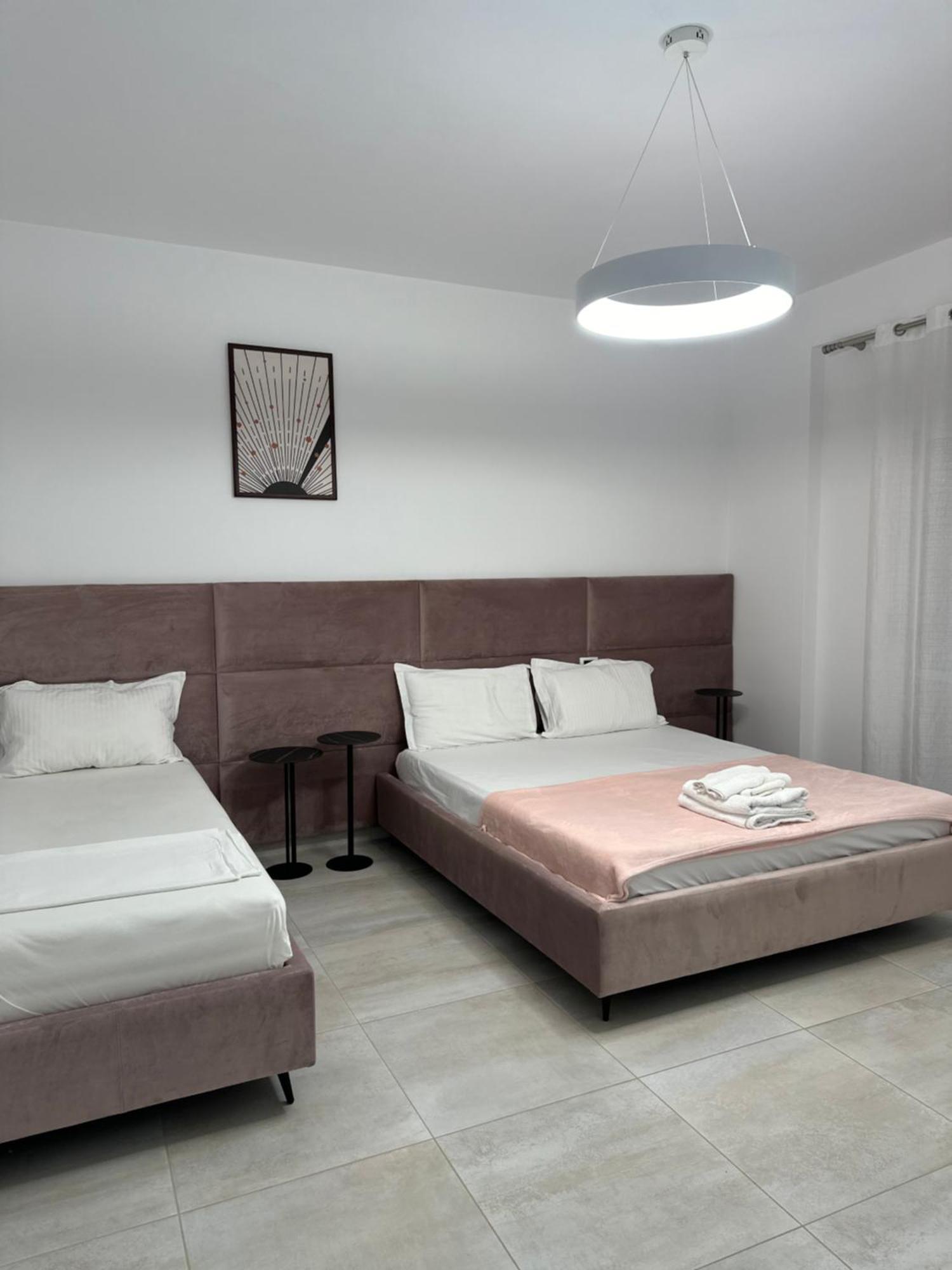 Lungomare Luxury Sea View Apartaments Vlorë Exteriör bild