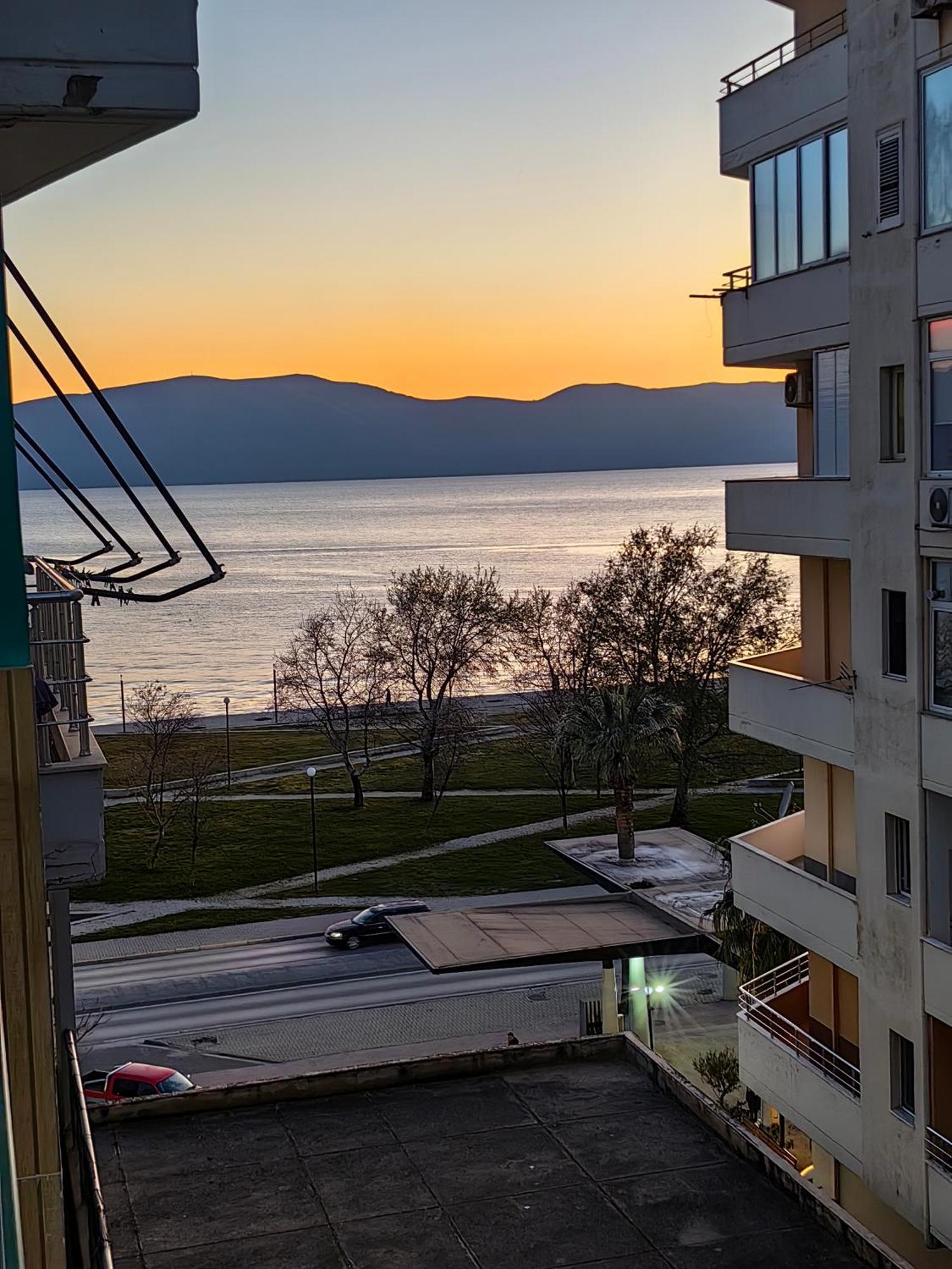 Lungomare Luxury Sea View Apartaments Vlorë Rum bild