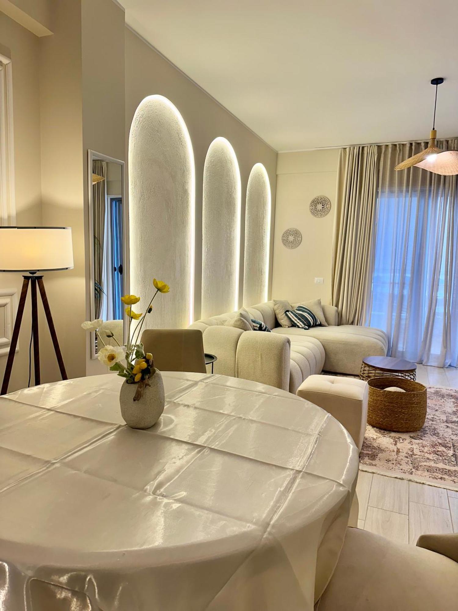 Lungomare Luxury Sea View Apartaments Vlorë Exteriör bild